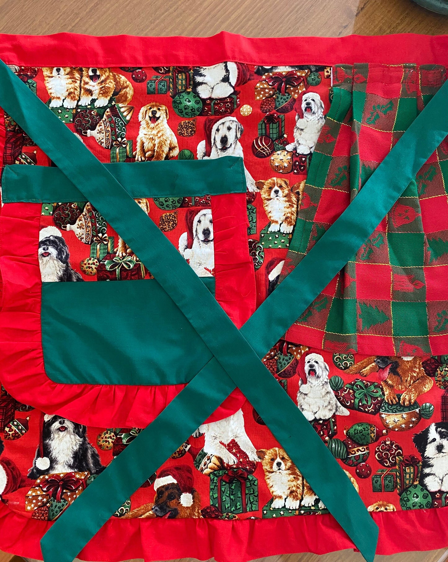 Christmas Waist Apron with Hand Towel and Pocket- Doggy Print