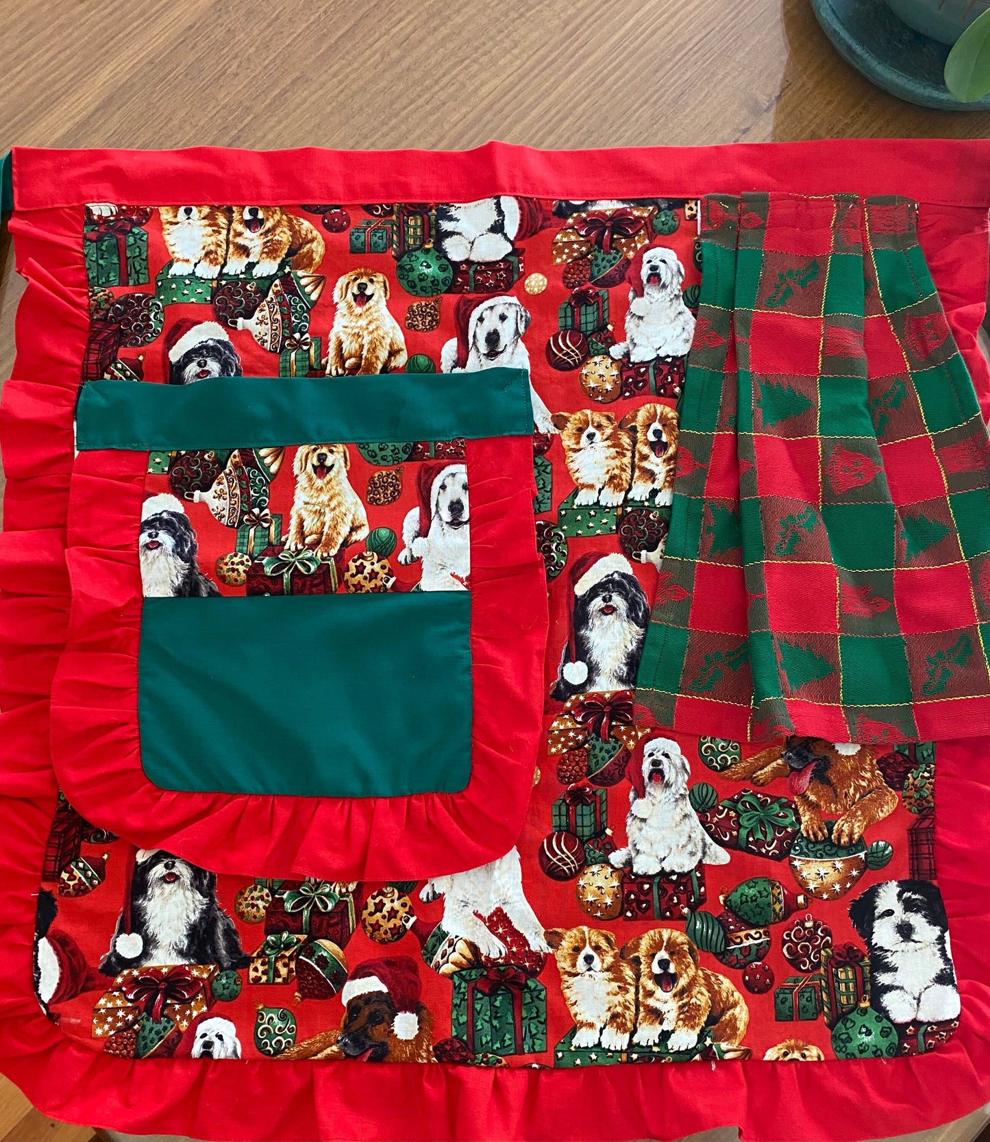 Christmas Waist Apron with Hand Towel and Pocket- Doggy Print