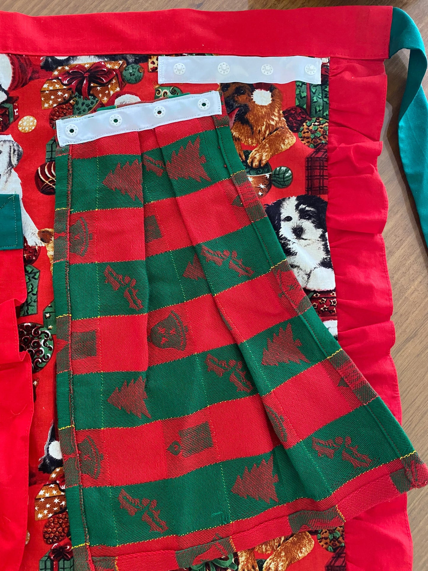 Christmas Waist Apron with Hand Towel and Pocket- Doggy Print