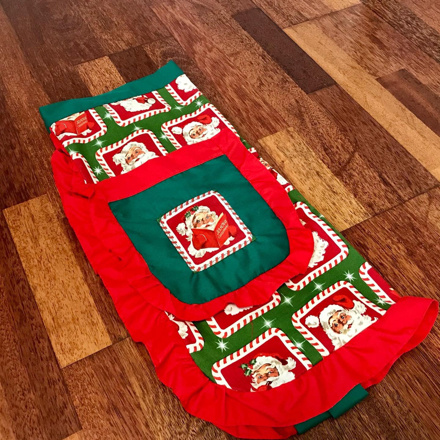 Christmas Waist Apron with Hand Towel and Pocket- Santa print