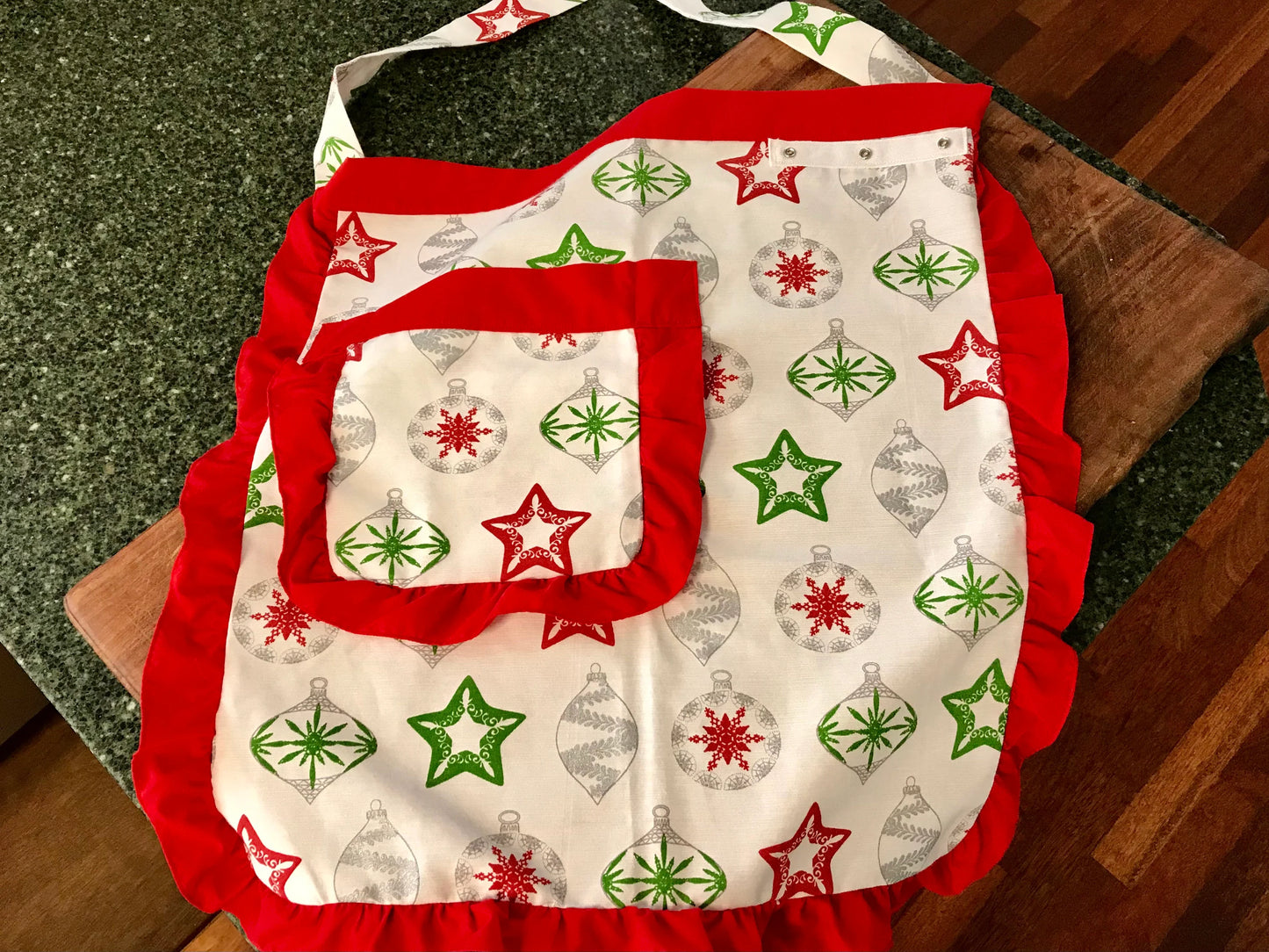 Christmas Waist Apron with Hand Towel and Pocket- Christmas Baubles